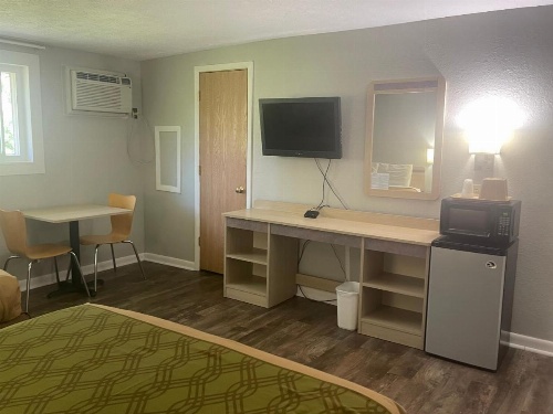 Greencastle Inn image 20