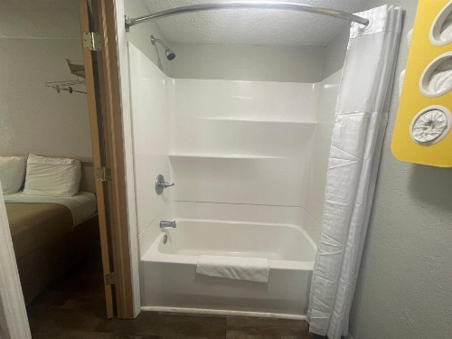 Greencastle Inn image 21